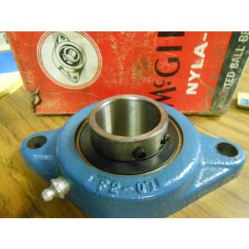 NEW McGILL NYLA-K FLANGE UNIT BEARING FC2-25-1 7/16 &#034; ............ WQ-132