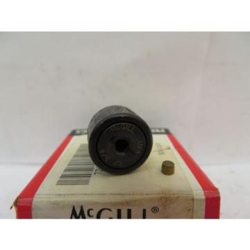 NEW MCGILL CAM FOLLOWER YOKE BEARING CF 5/8 CF5/8 CF58